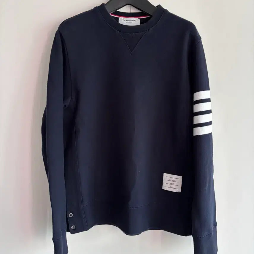 [BUNJANG] Thom Browne Diagonal Stripe Sweatshirt Navy / [당일배송/새상품급] 톰브라운 사선완장 맨투맨 네이비