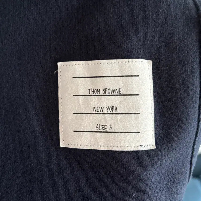 [BUNJANG] Thom Browne Diagonal Stripe Sweatshirt Navy / [당일배송/새상품급] 톰브라운 사선완장 맨투맨 네이비