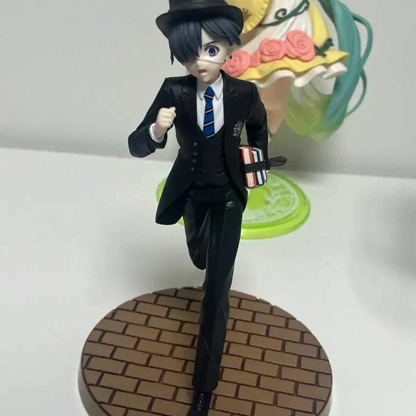 [BUNJANG] Black Butler Ciel Phantomhive Figure / 흑집사 시엘 피규어 굿즈