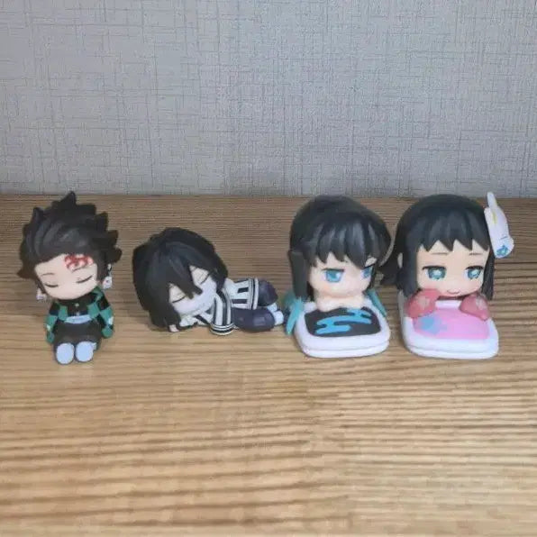 [BUNJANG] Demon Slayer: Kimetsu no Yaiba Gacha Figures Set (Tanjiro, Iguro, Muichiro, Kanao) / [가격고정] [번장최저가] 귀멸의 칼날 피규어 가챠 4개 세트