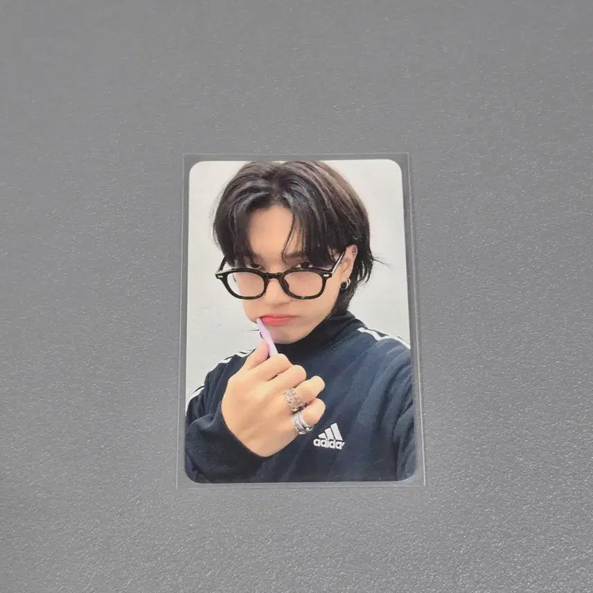 [BUNJANG] ATEEZ Wooyoung Lucky Draw Photocard / 에이티즈 ateez 헬로라이브 럭드 포카 우영 양치