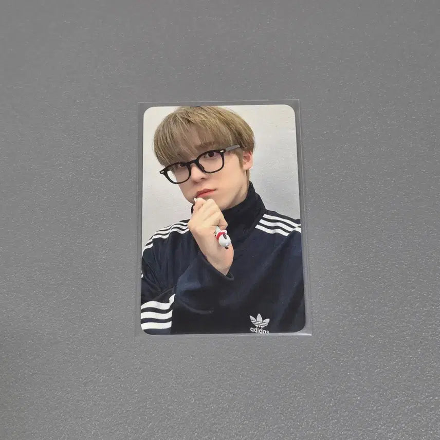 [BUNJANG] Ateez Yunho Lucky Draw Photocard / 에이티즈 ateez 헬로라이브 럭드 포카 윤호 양치