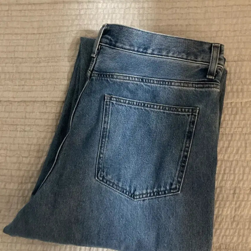 [BUNJANG] Uniqlo Wide Straight Jeans 34 Size / 유니클로 와이드 스트레이트 진 청바지 34 사이즈