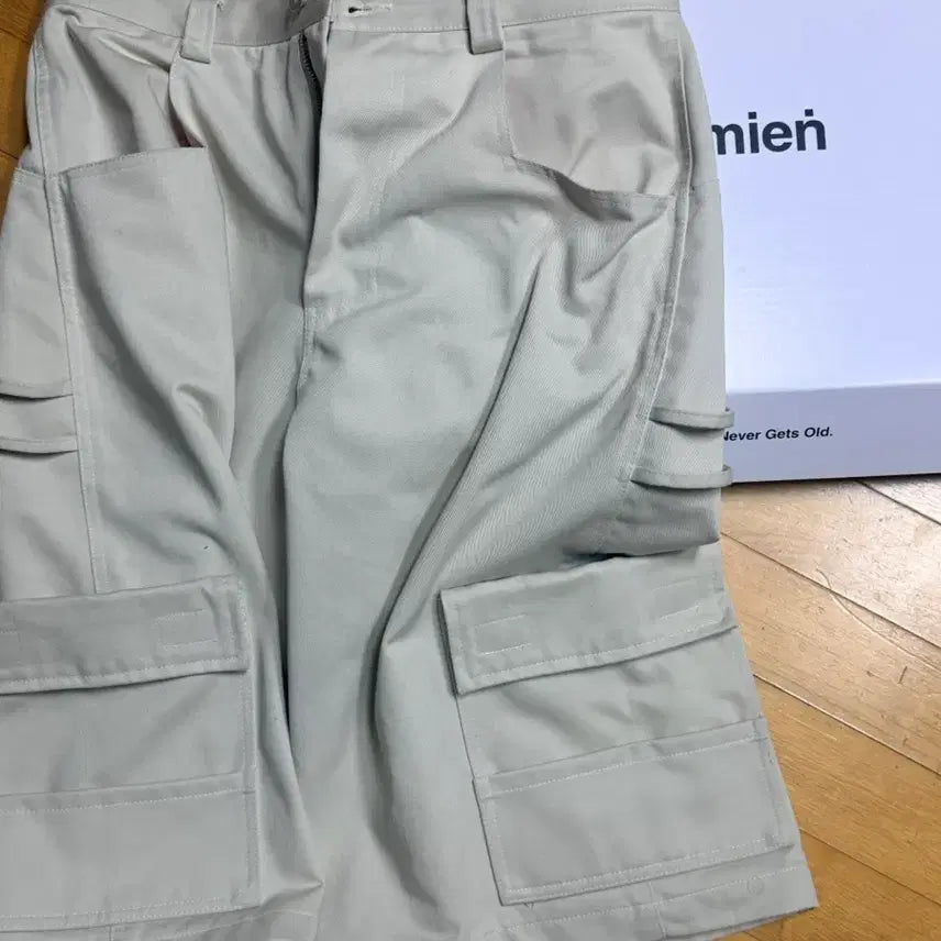 [BUNJANG] Kamien Kangaroo Bermuda Shorts Size 2 Light Beige / 카미엔 캥거루 버뮤다 2사이즈 라이트 베이지