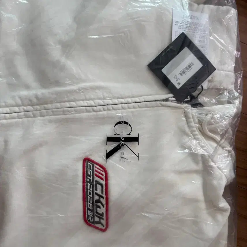 [BUNJANG] Calvin Klein Jeans (CKJK) Hoodie White / Ckjk 정국 캘빈클라인 후디 화이트 s m L 사이즈