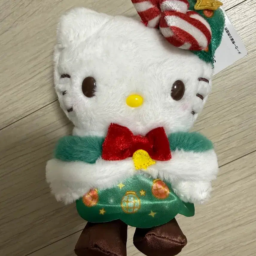 [BUNJANG] Sanrio Hello Kitty 2025 Christmas Mascot / 산리오 키티 2025 크리스마스 마스코트