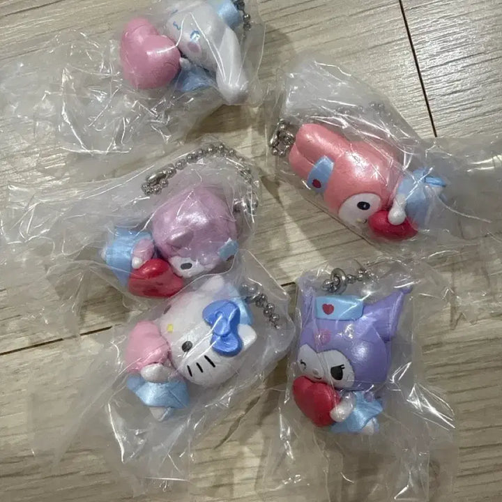 [BUNJANG] Sanrio Nurse Gacha Keyring Full Set (Sealed) / 산리오 간호사 가챠 키링 미개봉 풀세트