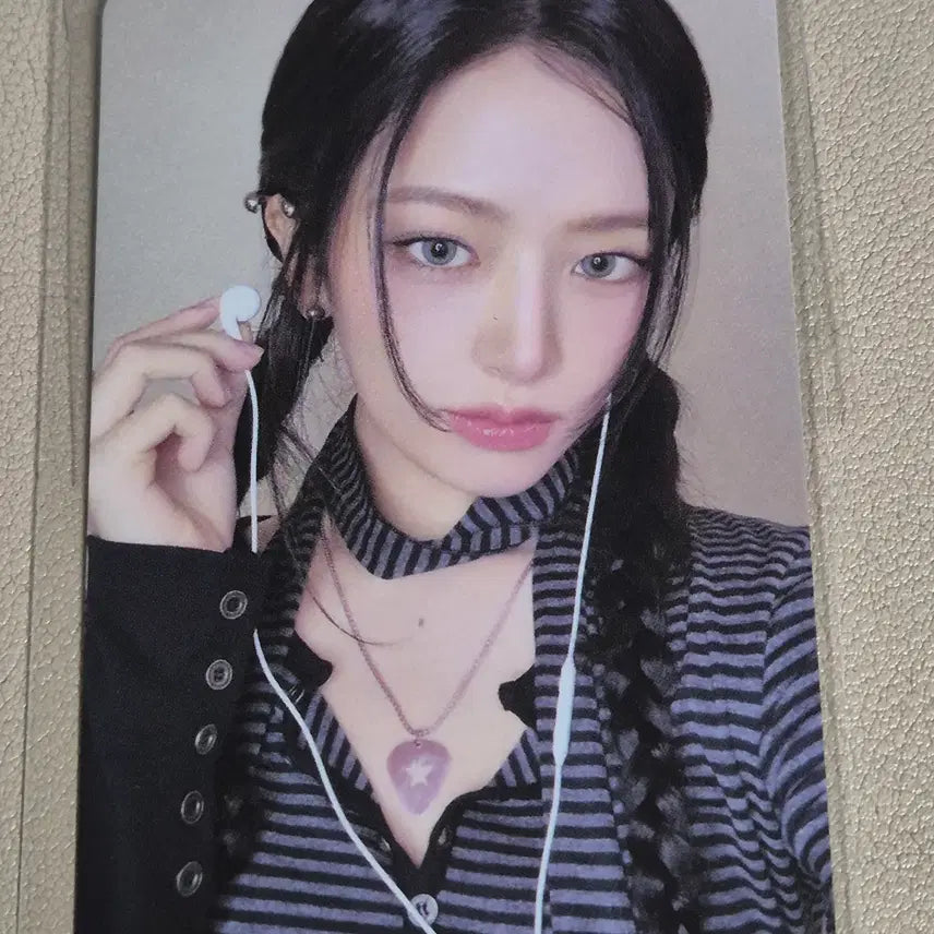 [BUNJANG] IVE Yujin Revival Loved S Square POB Photocard / 아이브 안유진 리바이브 러브드 스스퀘 특전 포토카드 포카