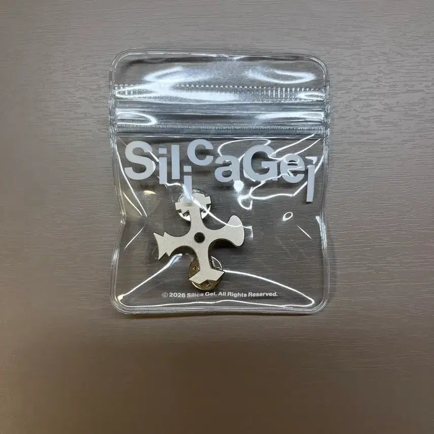 [BUNJANG] Silica Gel Badge / 실리카겔 뱃지