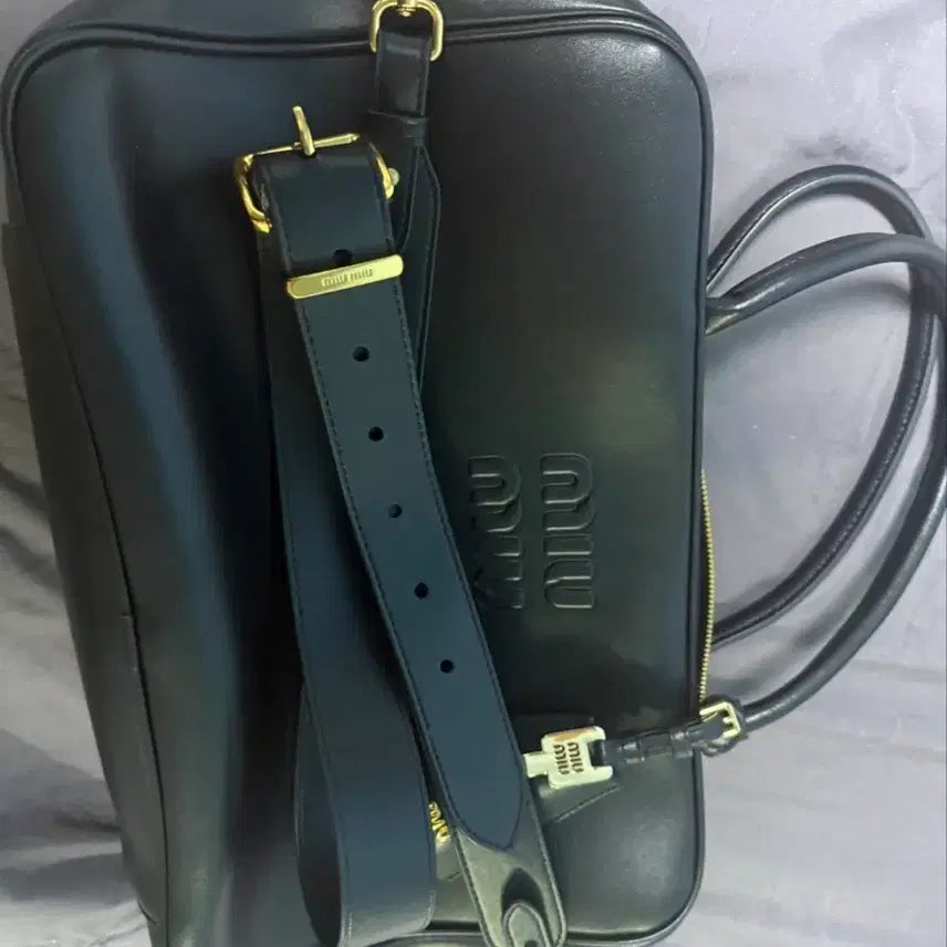 [BUNJANG] Miu Miu Leather Hobo Bag with Keyring Set / 미우레더보부상 키링포함