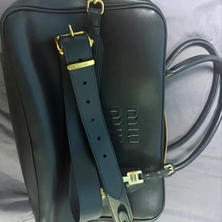 [BUNJANG] Miu Miu Leather Hobo Bag with Keyring Set / 미우레더보부상 키링포함