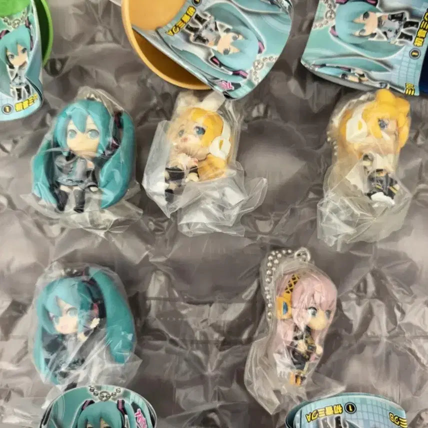 [BUNJANG] Vocaloid Classic Gashapon Swing Figure Keychains - Full Set of 5 / [전세계유일재고]보컬로이드 고전 가샤폰 가챠 스윙 피규어키링 전5종