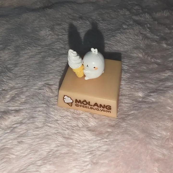 [BUNJANG] Molang Ice Cream Ear Cap / Phone Cap / 고전 몰랑이 아이스크림 이어캡 폰캡 하얀오리