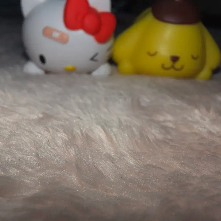 [BUNJANG] Sanrio Lying Down Gacha Figures Bundle Set: Hello Kitty, Pompompurin / 산리오 라잉 엎드린 가챠 피규어 헬로키티 폼폼푸린 일괄
