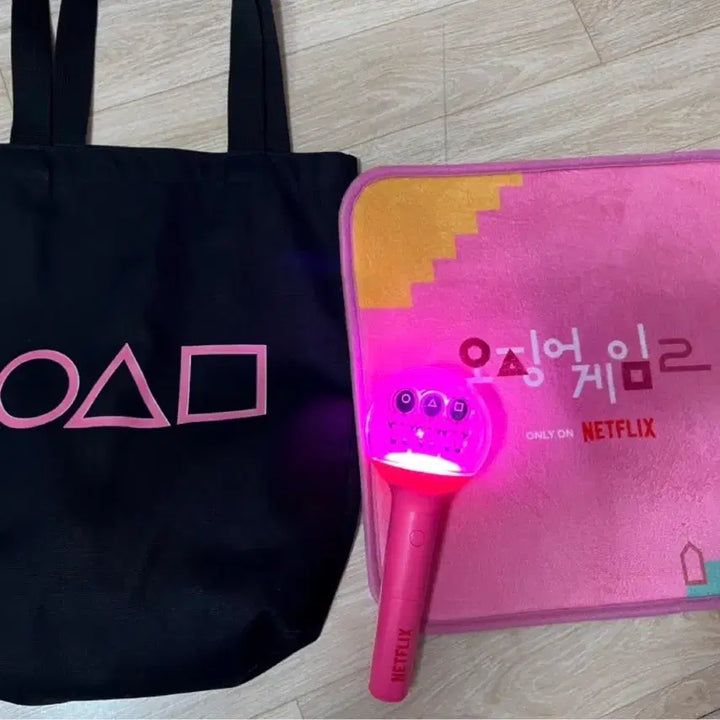 [BUNJANG] Squid Game Cheer Stick + Tote Bag + Cushion + Hairpin Set / 오징어 게임 응원봉 + 토트백 + 방석 + 헤어핀 세트