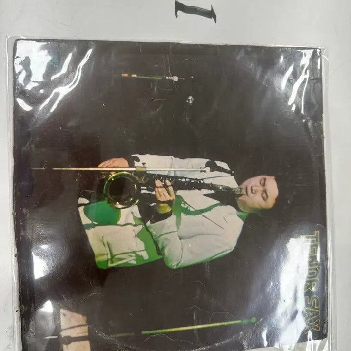 [BUNJANG] Ahn Geon-ma Tenor Saxophone Performance Album Vol.2 Universal Rare LP / [LP] 안건마 테너 색소폰 연주집 Vol.2 유니버살 초희귀 LP