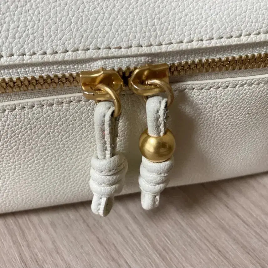 [BUNJANG] LATT Bol cube Cosmetic Bag Ivory / LATT 래트 볼큐브 코스메틱 백 아이보리