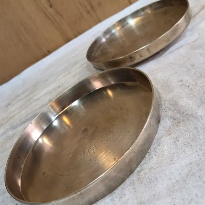 [BUNJANG] Antique Brass Water Dish Set of 2 / 옛날 유기 물쟁반 2점