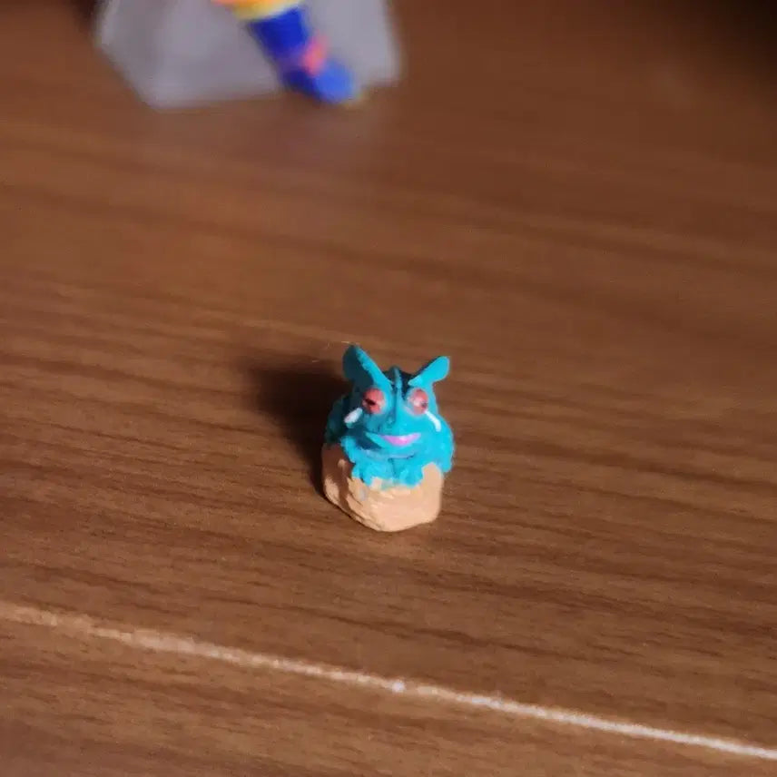 [BUNJANG] Bandai Dragon Ball Gacha Figure (Ginyu Possessing Goku) 2003 / 반다이 드래곤볼 가챠 피규어 (오공의 몸을 뺏은 기뉴) 2003년