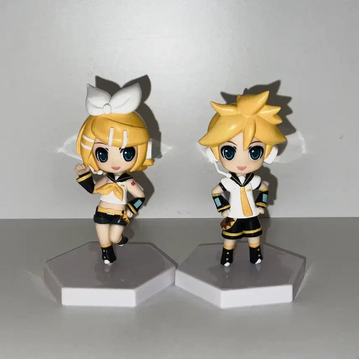 [BUNJANG] Vocaloid Kagamine Rin Len Mini Display Figure Set / 보컬로이드 카가미네 린 렌 미니 디스플레이 피규어
