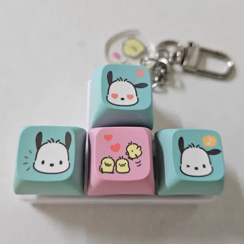 [BUNJANG] Sanrio Pochacco Direction Keycap Keychain / 세븐일레븐 산리오 포챠코 방향키 키캡 키링