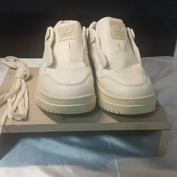 [BUNJANG] Discovery Expedition White Beige Sneakers / 디스커버리 익스페디션