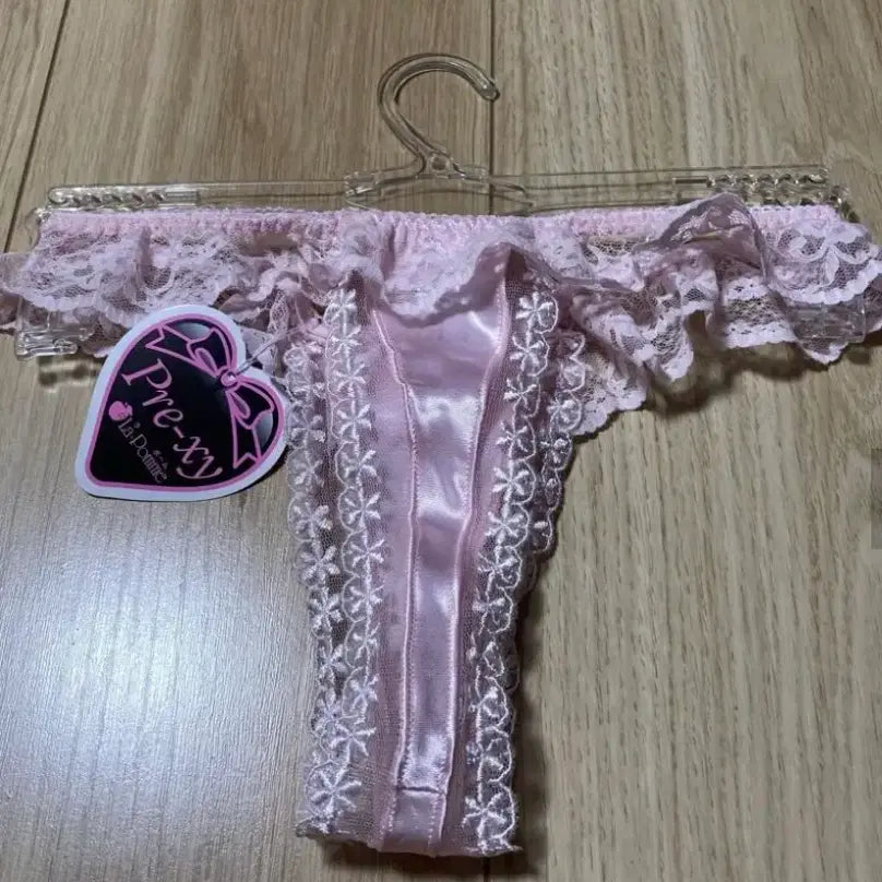 [BUNJANG] Laform Pink Satin Thong Panty / 여성속옷 여성팬티 라폼 핑크색 새틴 티팬티