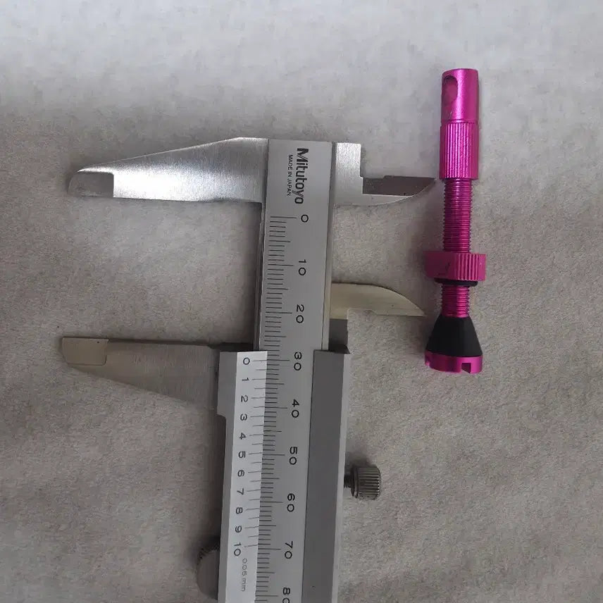 [BUNJANG] PTIS x Chris King Tubeless Valve MK.2 Punch (Pink) / 피티스 x 크리스 킹 튜브리스벨브 mk.2 펀치(핑크)