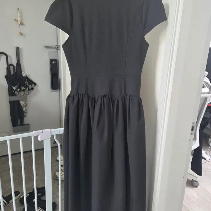 [BUNJANG] Ganichong Bridal Still Line Dress Charcoal S / (택달린 새상품)가니송 Bridal Still Line 원피스 차콜 S