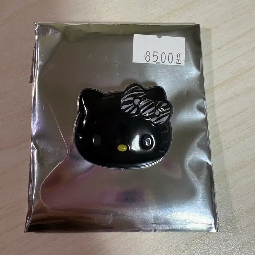 [BUNJANG] Sanrio Hello Kitty Garu Leopard Badge / 산리오 헬로키티 갸루 뱃지 키티 레오파드 블랙 검정 호피 봉봉