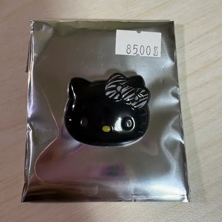 [BUNJANG] Sanrio Hello Kitty Garu Leopard Badge / 산리오 헬로키티 갸루 뱃지 키티 레오파드 블랙 검정 호피 봉봉