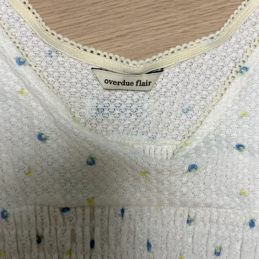 [BUNJANG] Overdue Flare Flower U-Neck Smocking Top Blue / 오버듀플레어 플라워 U넥 스모킹 탑 블루