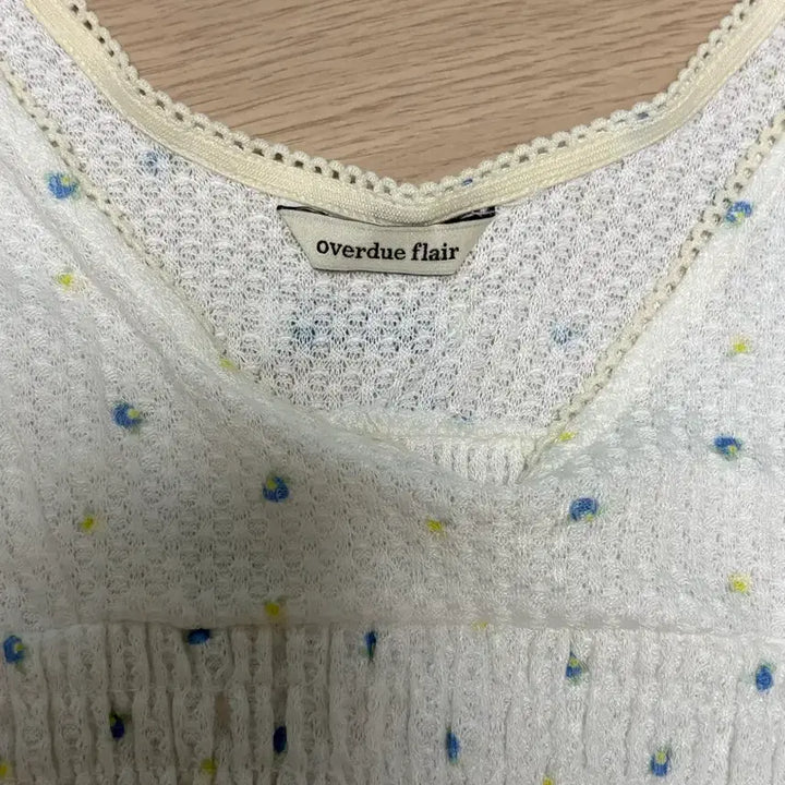 [BUNJANG] Overdue Flare Flower U-Neck Smocking Top Blue / 오버듀플레어 플라워 U넥 스모킹 탑 블루