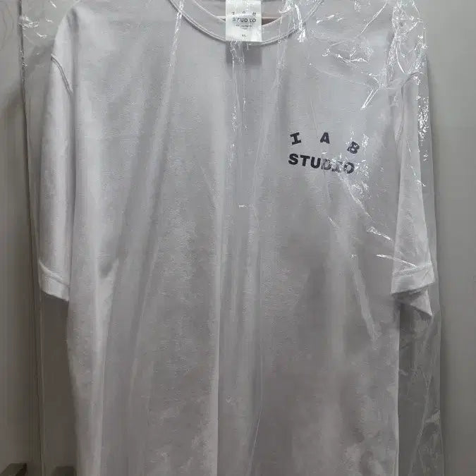 [BUNJANG] IAB Studio T-Shirt White Navy XL / 아이앱 스튜디오 티셔츠 화이트 네이비 XL