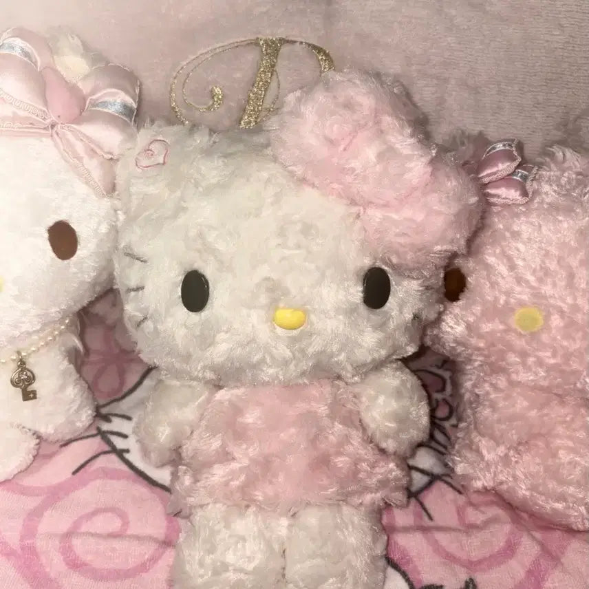 [BUNJANG] Sanrio Hello Kitty Rose Boa Fur Plush / 1시간 특별 2만원 할인) 고전키티 로즈보아키티 보아털키티 장미털키티
