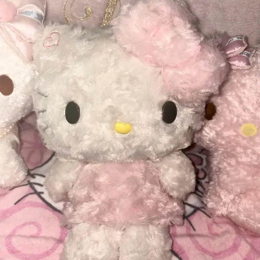 [BUNJANG] Sanrio Hello Kitty Rose Boa Fur Plush / 고전키티 로즈보아키티 보아털키티 장미털키티