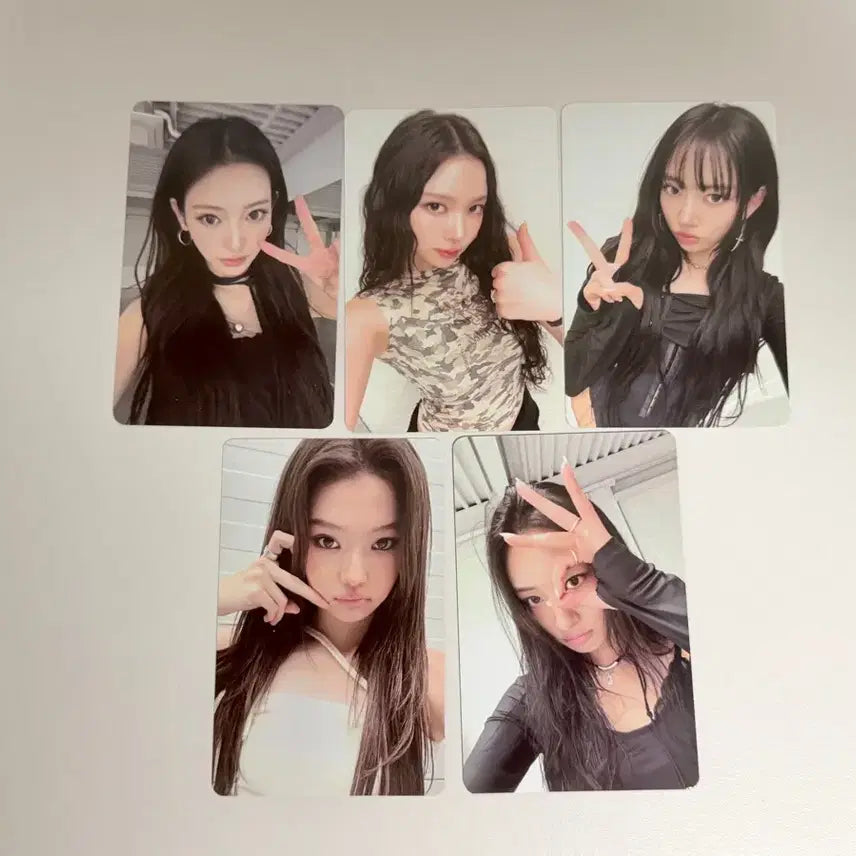 [BUNJANG] MEOVV Miyao Gayo Daejejeon Photocard Bundle Set / MEOVV 미야오 가요대제전 역조공 포토카드 양도합니다