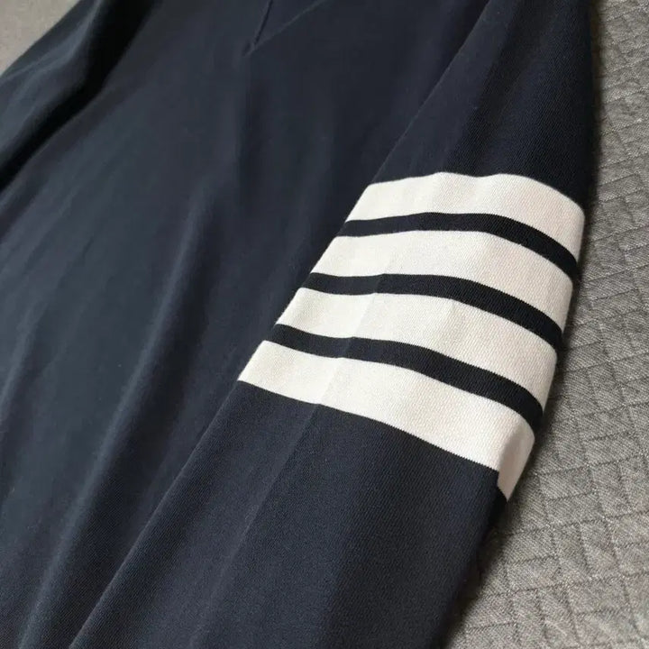 [BUNJANG] Thom Browne Sweatshirt Navy Size 3 / 톰브라운 맨투맨 네이비 3