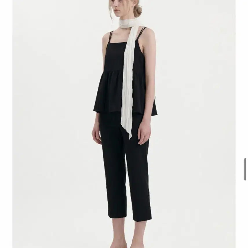[BUNJANG] Lookast Aria Flower Sleeveless Blouse / [룩캐스트] (새제품/택포함) 아리아 플라워 슬리브리스 블라우스