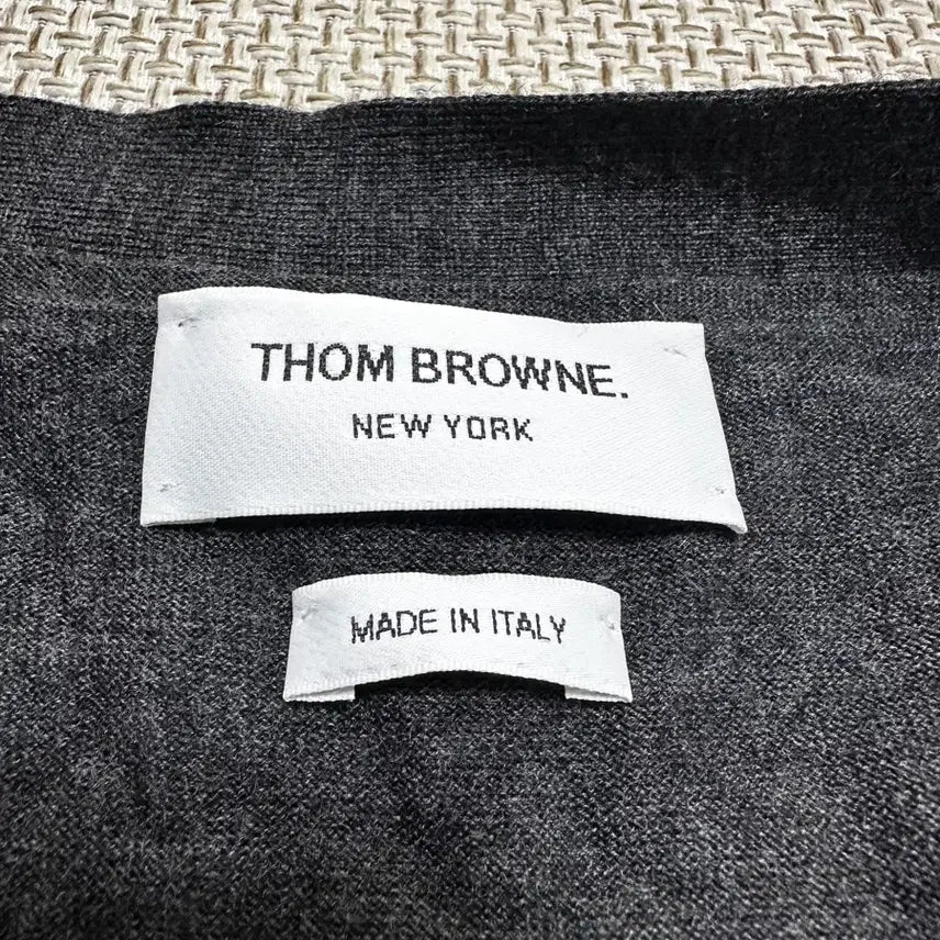 [BUNJANG] Thom Browne Grey Wool Cardigan with Diagonal Stripe Detail - Size 4 / [4/새상품급] 25ss 톰브라운 사선완장 그레이 울 가디건 4사이즈