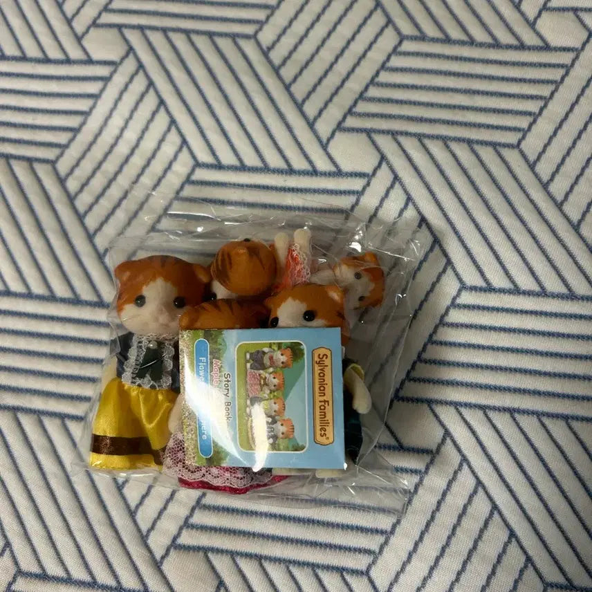 [BUNJANG] Sylvanian Families Maple Cat Family + Twins Set / 실바니안 메이플캣 가족+쌍둥이