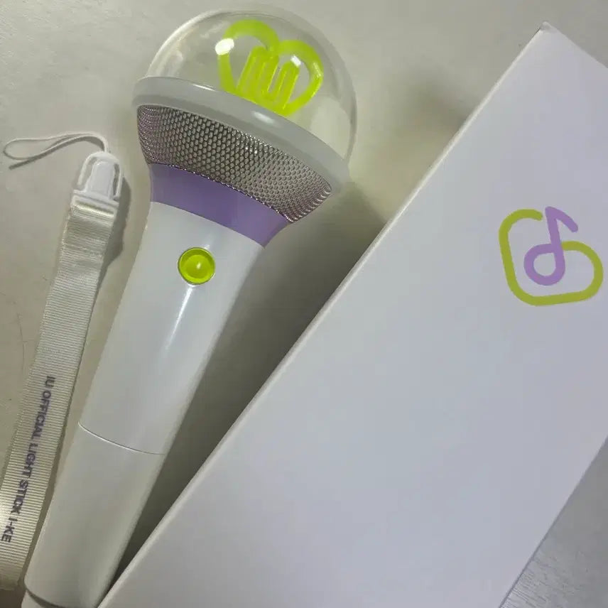 [BUNJANG] IU Official Lightstick Ver.3 + POB Photocard / 아이유 아이크 ver.3 +특전포카