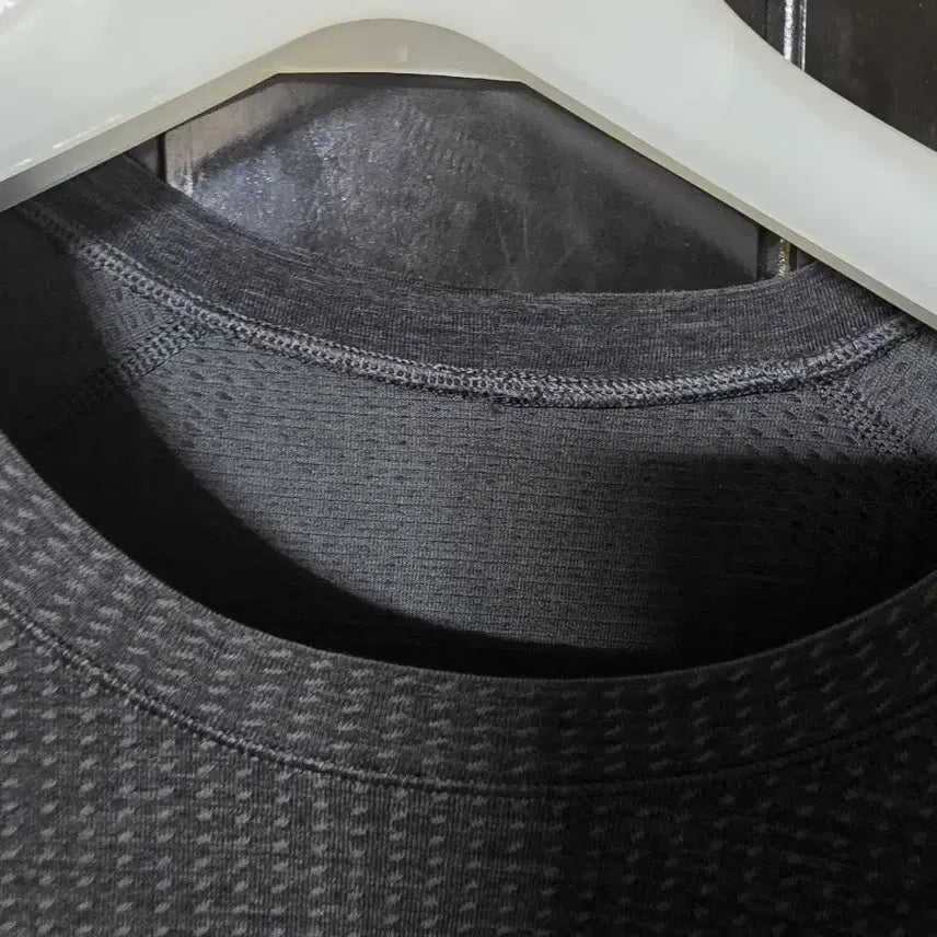 [BUNJANG] Lululemon Metal Vent Tech Short Sleeve Running Top - Black (XL) / 룰루레몬 메탈벤트테크 숏슬리브 러닝  L(105) 블랙