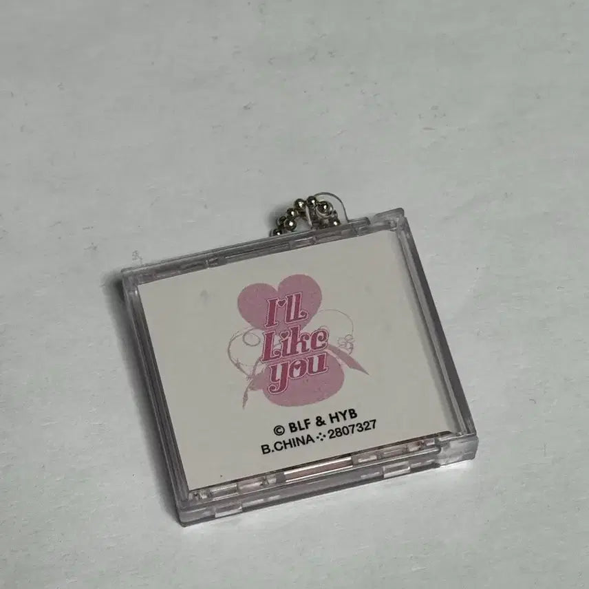 [BUNJANG] ILLIT Minju CD Gacha Keyring / 아일릿 CD 가챠 키링 민주