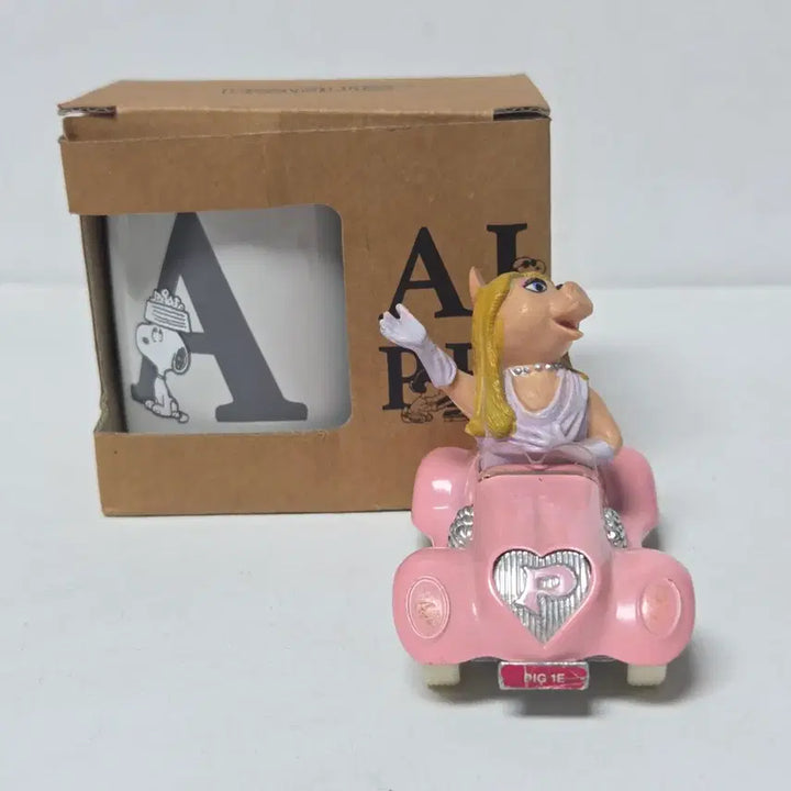 [BUNJANG] Mini Cooper Die-cast Car with Miss Piggy and Snoopy Mug Set / 영국 미니카와 스누피 머그잔 세트 미니카 다이캐스트