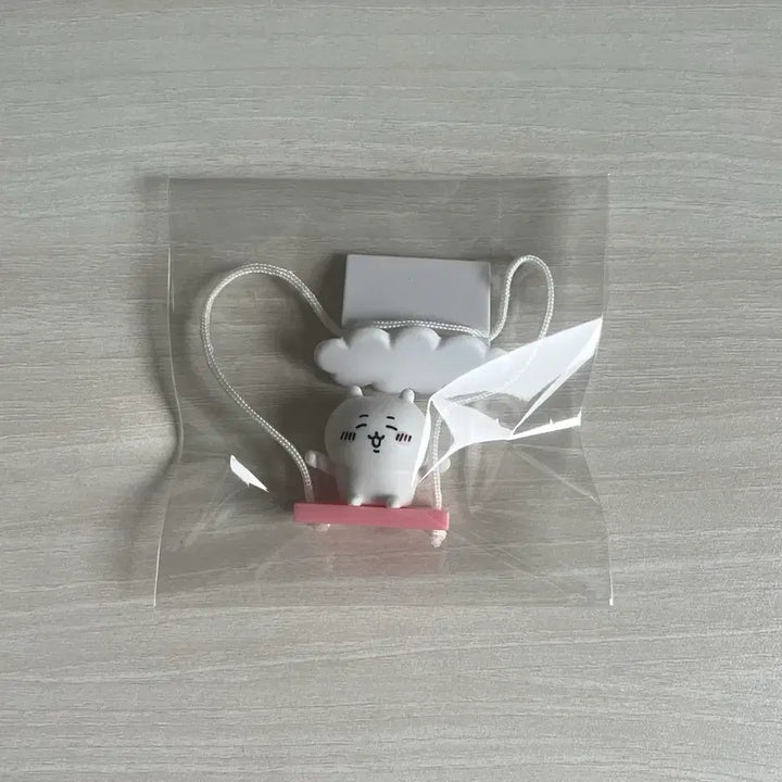 [BUNJANG] Chiikawa Swing Figure Gacha Decoration / 치이카와 그네 피규어 장식 가챠