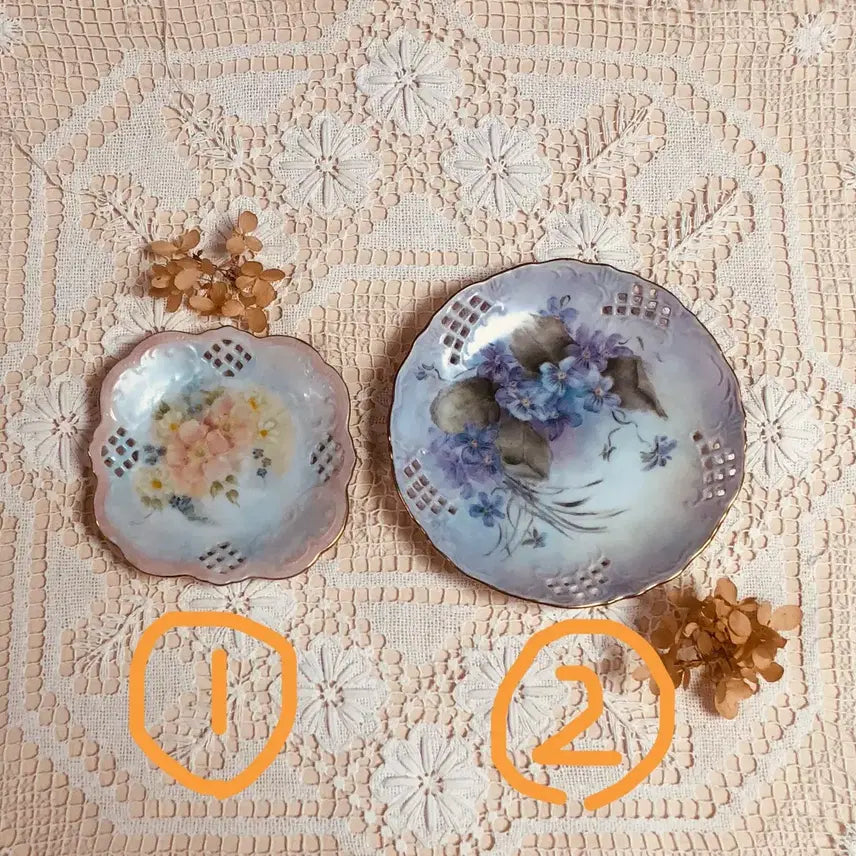 [BUNJANG] Antique Handmade Flower Punching Decorative Plate / 앤틱 빈티지 핸드메이드 플라워 펀칭 장식접시