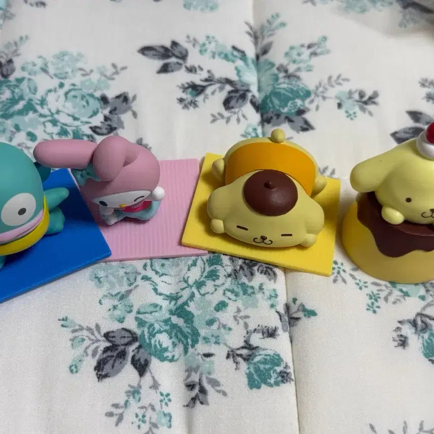 [BUNJANG] Sanrio Characters Mamet, PomPomPurin Yoga Figure Gacha / 산리오 교동 마멜 폼푸 요가 피규어 가챠 팝니다