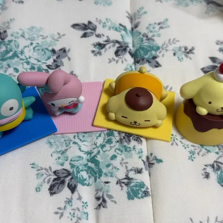 [BUNJANG] Sanrio Characters Mamet, PomPomPurin Yoga Figure Gacha / 산리오 교동 마멜 폼푸 요가 피규어 가챠 팝니다