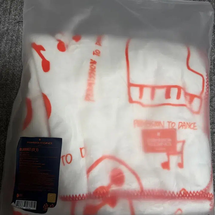 [BUNJANG] BTS Permission to Dance Blanket (Excluding Photocard) / 방탄소년단 퍼투댄 담요 포카제외